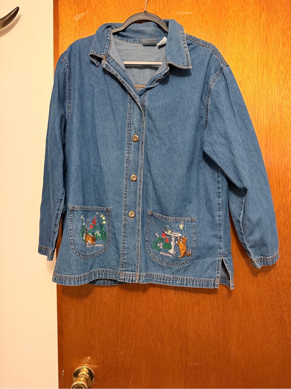 Blair cat theme pattern button down top